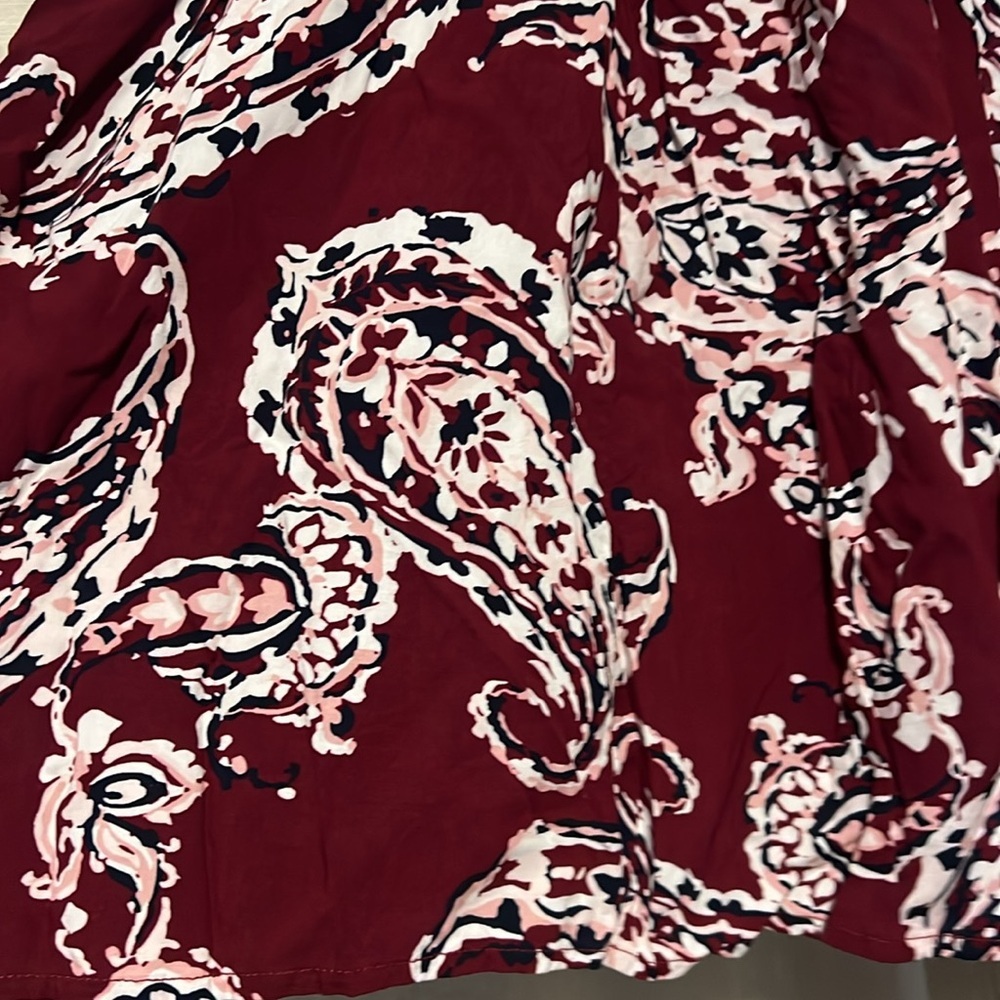 3/$30 Crown & Ivy 2x blouse - Picture 5 of 7